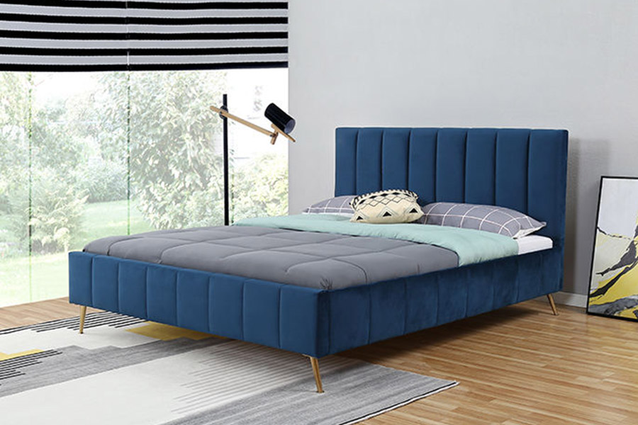 1382 Modern Style Double Bed Solid Wood Upholstered Bed