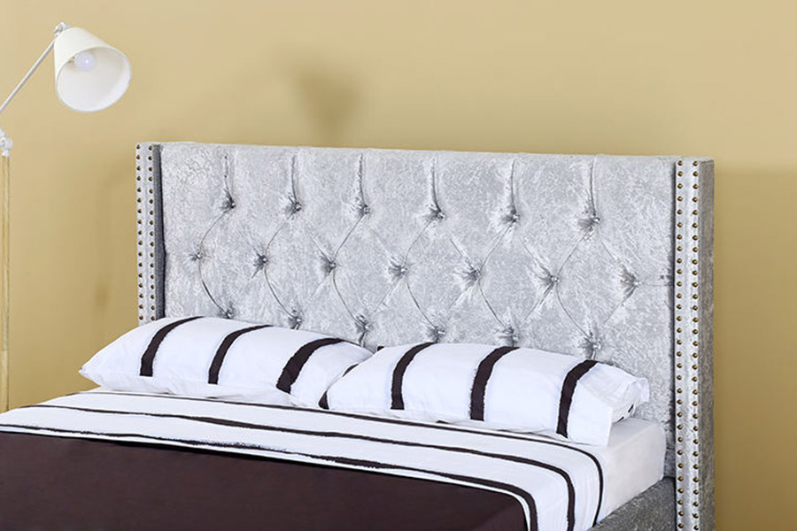 1357 Wooden frame leather material Upholstered Bed