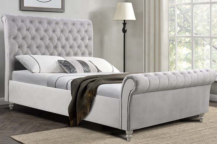 1563 Classical Sliver Sleigh Bed Upholstered Bed