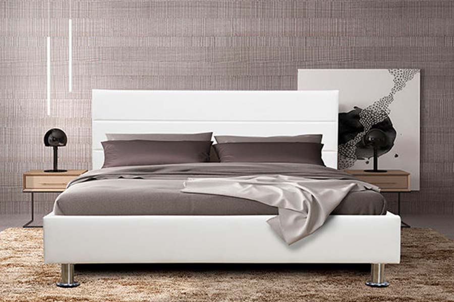 1639 Square Block Headboard Panel Upholstered Bed