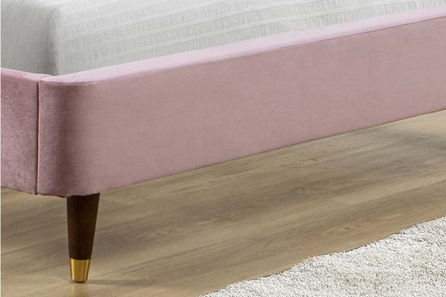 1598 Pink Velvet Fabric na may Wooden Panel Upholstered Bed