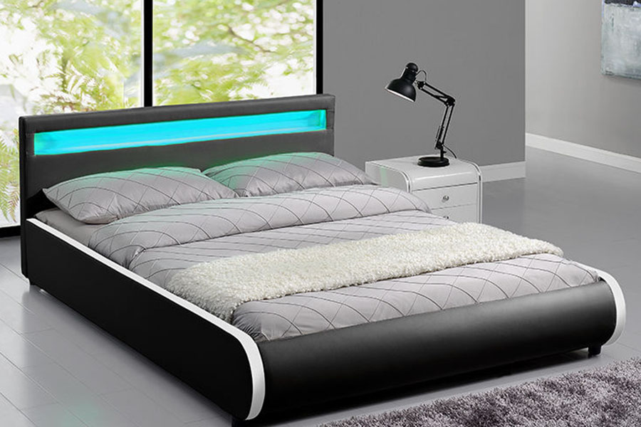 1125-1 Double PU Leather Solid Wood Upholstered Bed