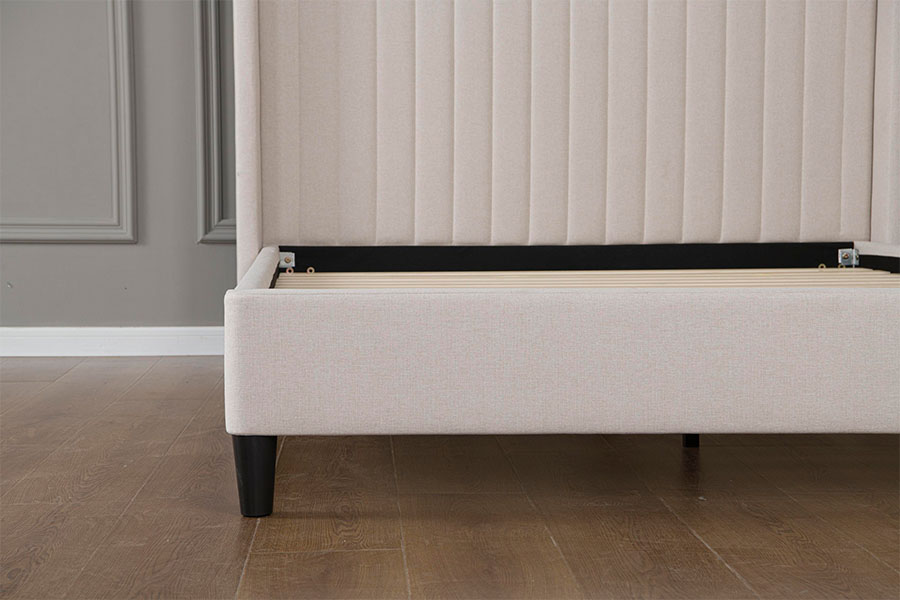4905 Tufted Linen Minimalist Platform Bed