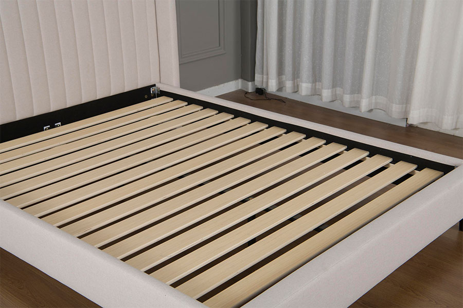 4905 Tufted Linen Minimalist Platform Bed