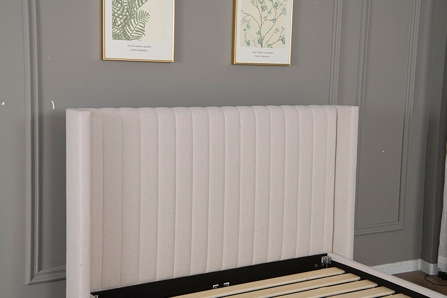 4905 Tufted Linen Minimalist Platform Bed
